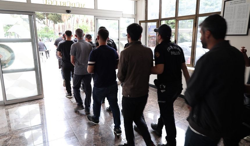 İstanbul’da suç örgütlerine operasyon: 69 kişi tutuklandı