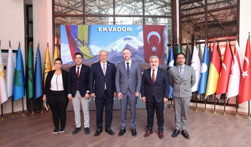 Türkiye ile Ekvador arasındaki ticaret hedefi 1 milyar dolar