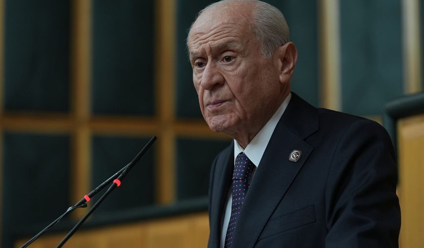 Bahçeli’den Özgür Özel’in ‘Sokak’ sözlerine sert tepki: Çık da boyunun ölçüsünü alalım