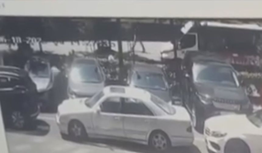 Bakırköy’de hastane bahçesinde saldırıya uğrayan kişi hayatını kaybetti; saldırı anı güvenlik kamerasında