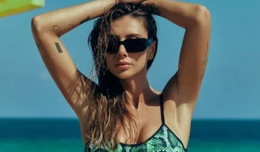 Şeyma Subaşı bikinili pozlarıyla nefesleri kesti