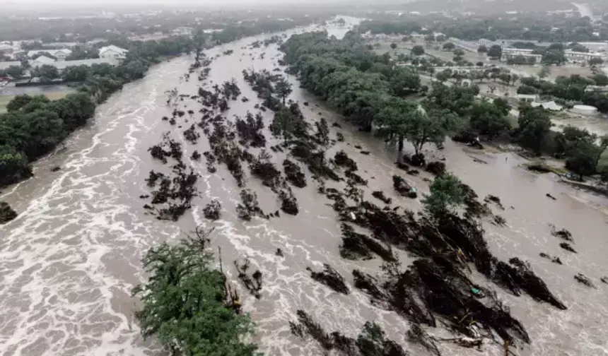 Texas'taki selde en az 82 kişi hayatını kaybetti, onlarca kişi kayıp