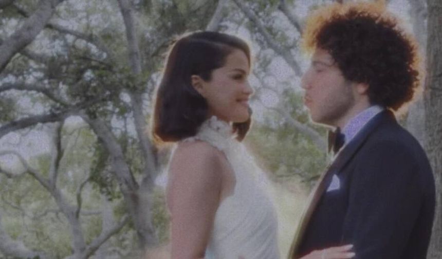 Selena Gomez evlendi: Düğün fotoğrafları hayran bıraktı