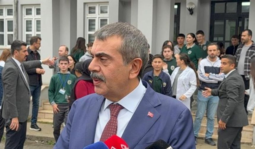 Nöbetçi öğretmen Bakan Tekin'i veli sandı