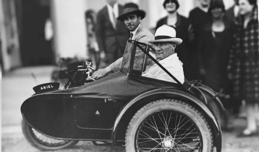 Cumhuriyet 102 yaşında: Dijital restorasyonla yenilenmiş Atatürk fotoğrafları paylaşıldı