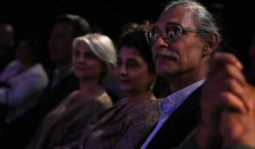 Uluslararası Kent Tiyatro Festivali’nde ‘Zâkir’ ayakta alkışlandı