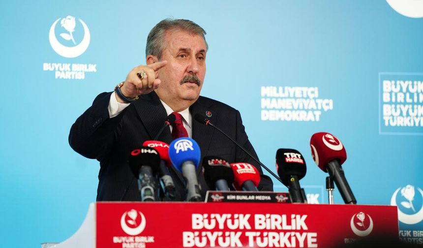 Mustafa Destici: Kadınların hafta sonları çalışması yasaklansın