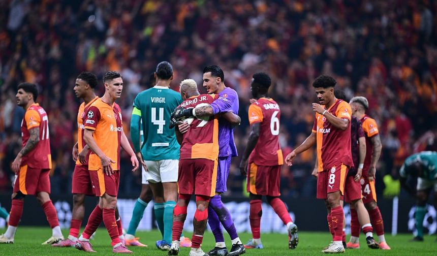 Gazeteler, Galatasaray’ın Liverpool galibiyetini manşetlerine nasıl taşıdı?