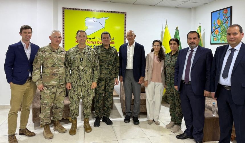 Tom Barrack, SDG Genel Komutanı Mazlum Abdi ile bir araya geldi