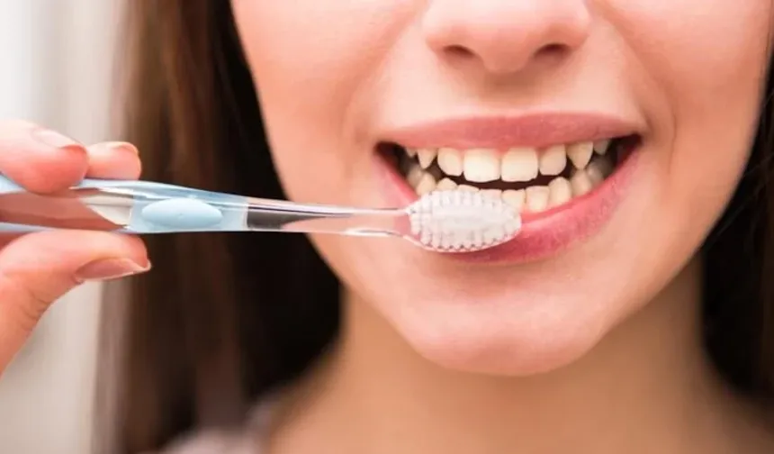 Ağız kokusuna dikkat: Sosyal hayatınızı bitirebilir!