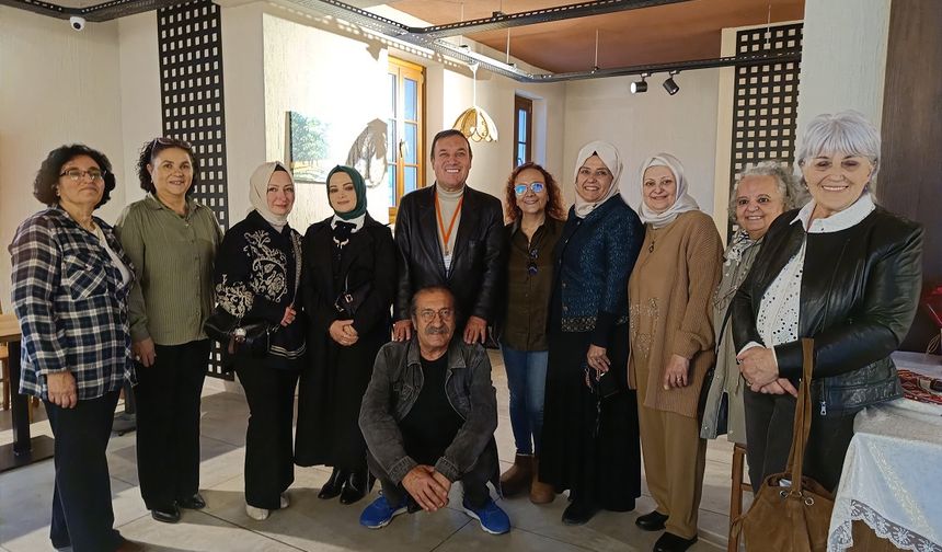 Sanat köprülerinin renkli buluşması şiir ve müziklerle renklendi