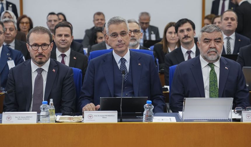 Bakan Memişoğlu: Bu yıl 233 bin hekimimizden, sadece 412'si yurt dışına gitti