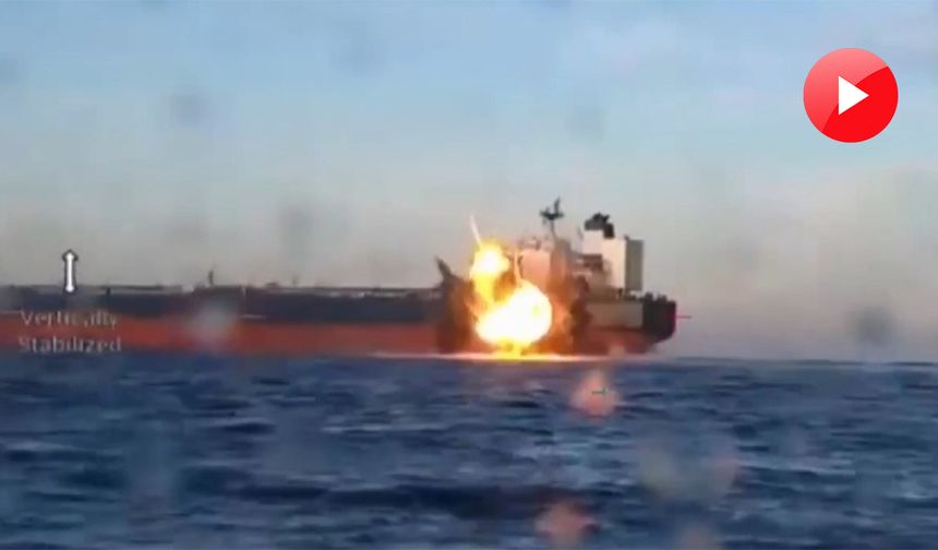 Ukrayna, Karadeniz'deki gemiye saldırı anını paylaştı