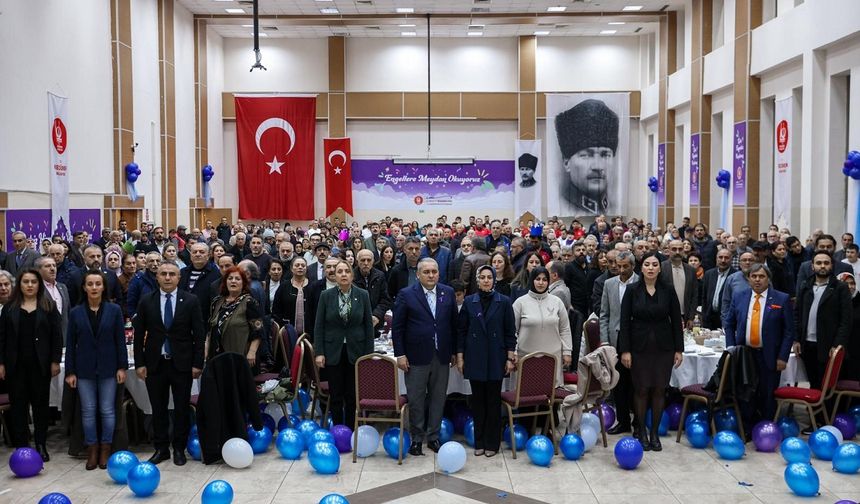 Engelli bireyler ve aileleri Mevlana Kültür Merkezi’nde bir araya geldi