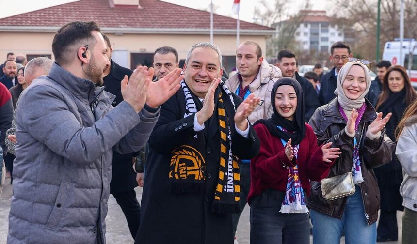 Keçiören’de horon coşkusu: Gençler Karadeniz ezgileriyle buluştu