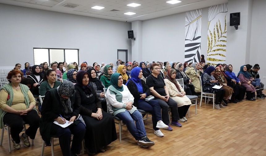 Yenimahalle’de LÖSEV iş birliğiyle farkındalık semineri düzenlendi