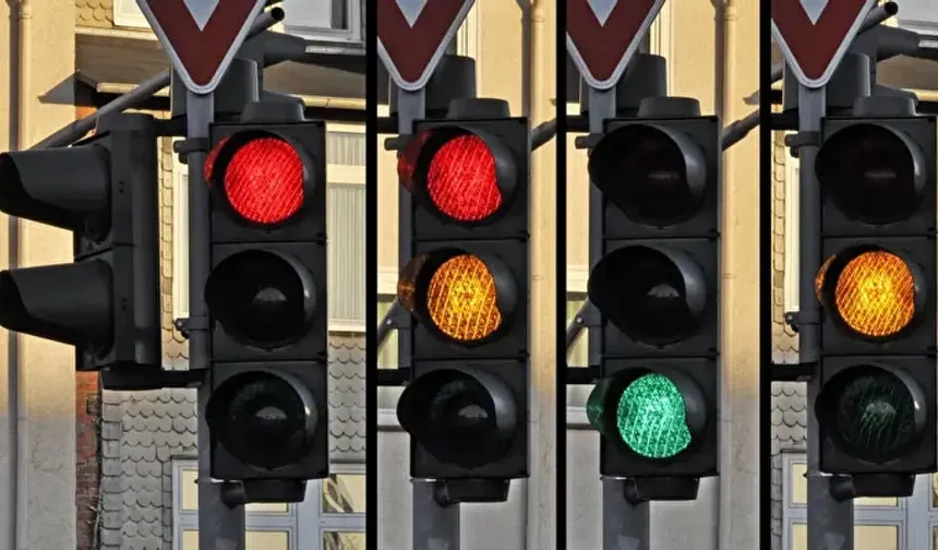 Trafik lambalarına dördüncü renk geliyor!