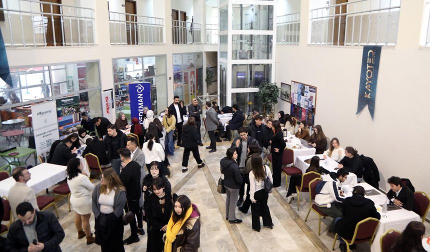 Erciyes Üniversitesi Turizm Fakültesinde ‘Kariyer Günleri’ etkinliği düzenlendi