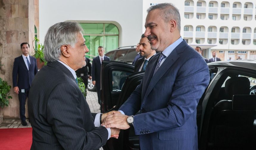 Dışişleri Bakanı Fidan, Pakistan Dışişleri Bakanı Dar ile bir araya geldi