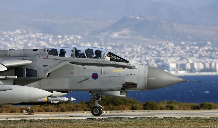 İngiltere, ABD'ye İngiliz üslerini kullanma izni verdiğini açıkladı