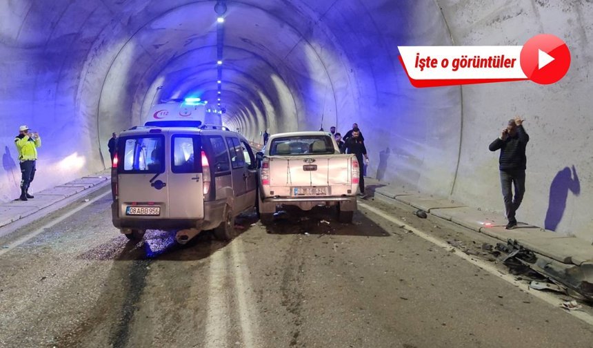 Tünelde kafa kafaya çarpıştılar: 7 kişinin yaralandığı kaza anı kamerada!