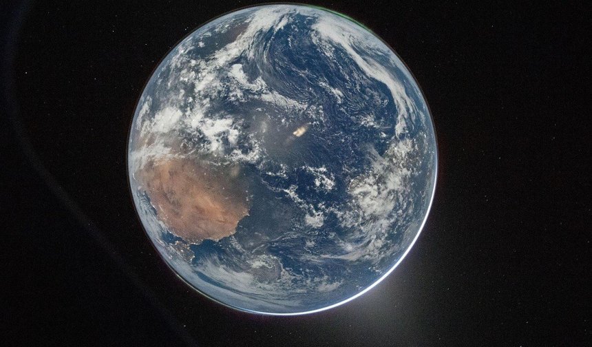 NASA'dan 54 yıl arayla Dünya paylaşımı