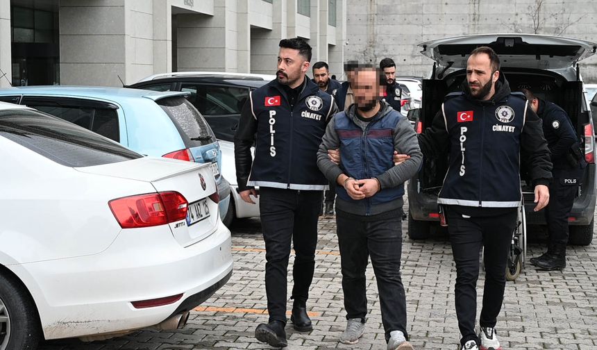 Üç kardeş, hastaneden bebekle fotoğraf paylaşan ablasını bıçakladı!