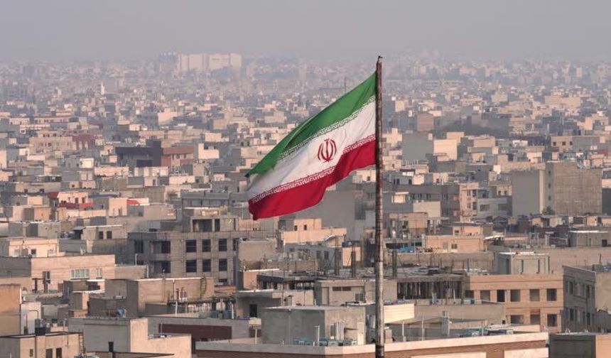 İran: Hürmüz Boğazı, ABD-İsrail ve destekçilerine açılmayacak