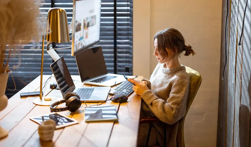 Masa başı çalışanlar dikkat: Oturmak beyni sandığınızdan fazla etkiliyor!