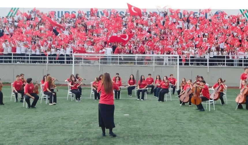 Güzel sanatlar lisesi öğrencilerinin 'A Milli Futbol Takımı Beste Yarışması'nı kazan belli oldu