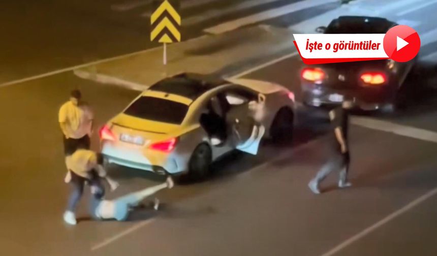 Trafikteki tartışma, yol kesip kavgaya dönüştü: O anlar kamerada