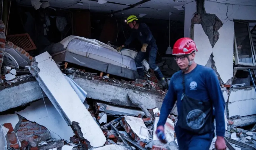 Kolombiya 7,4'lük depremle sallandı: Arama kurtarma çalışmaları sürüyor!