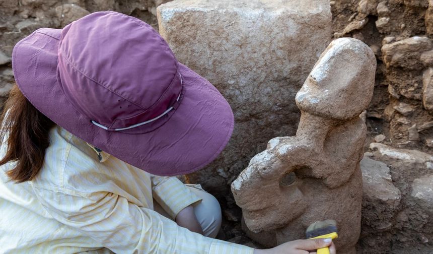 Karahantepe’de 11 bin yıllık heykel bulundu: 'Bilim dünyasında geniş yankı uyandıracak'