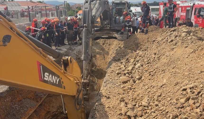 İnşaat alanında göçük: 1 işçi toprak altında kaldı!
