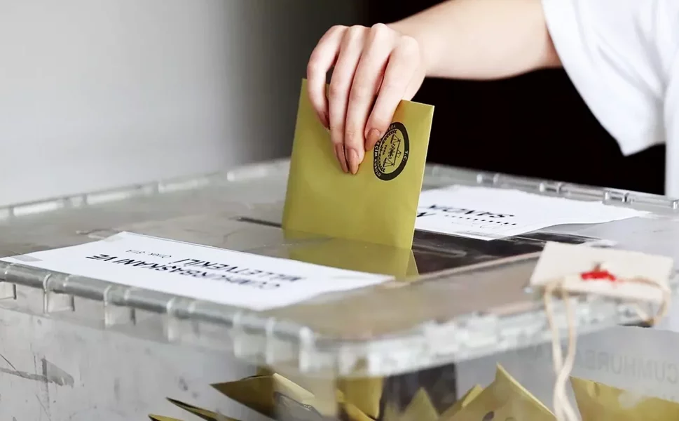 8 ilde seçim anketi: AK Parti, CHP'den iki belediye daha alıyor!