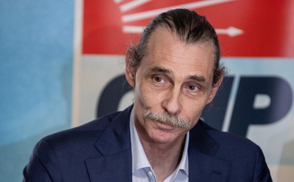 Etimesgut Belediye Başkanı Erdal Beşikçioğlu görevden uzaklaştırıldı
