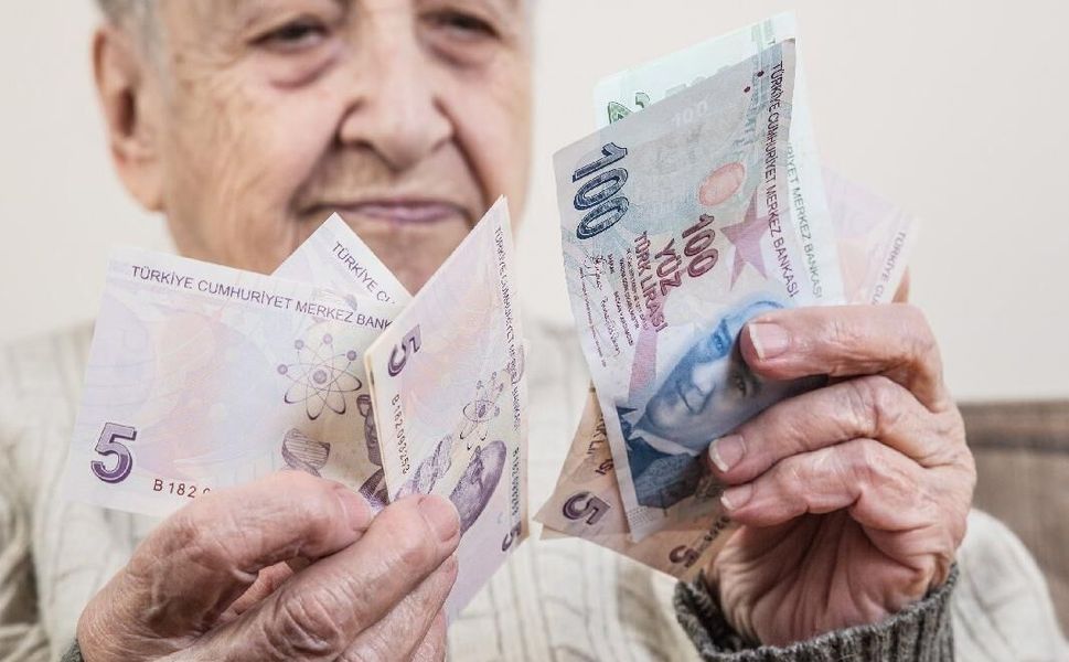 Emekliye yapılacak zam netleşmeye başladı: Bu iki rakamdan biri olacak!