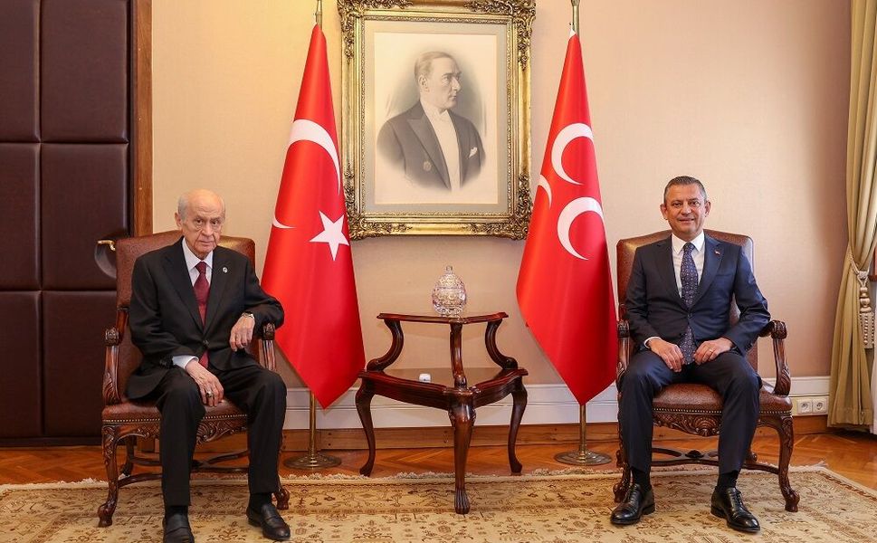 Özgür Özel’den Bahçeli’ye emekli aylığı çağrısı: ‘Devlet Bey büyüklük yapsın’