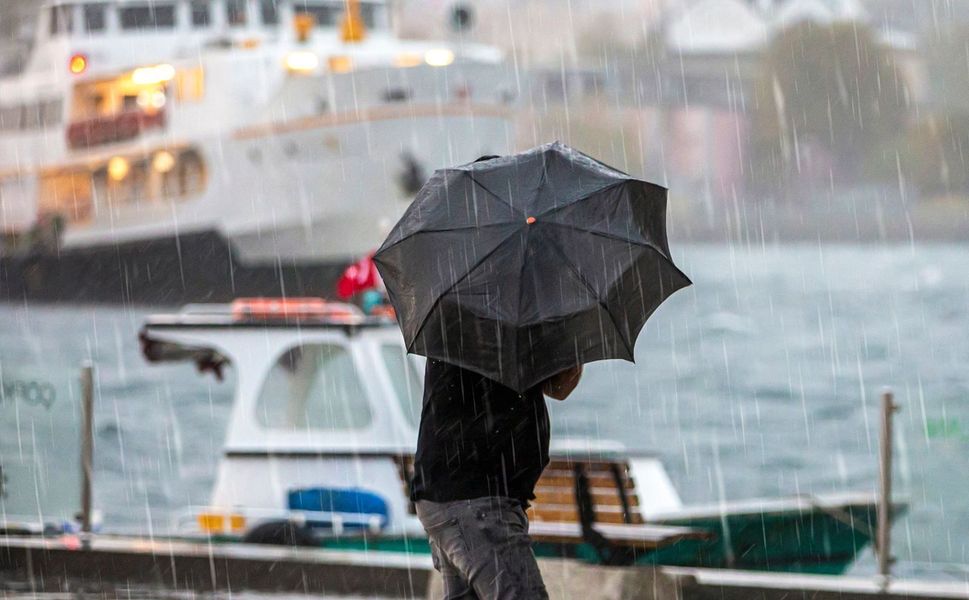 İstanbul'da okullar tatil edildi; motosikletlerin trafiğe çıkışı yasaklandı!