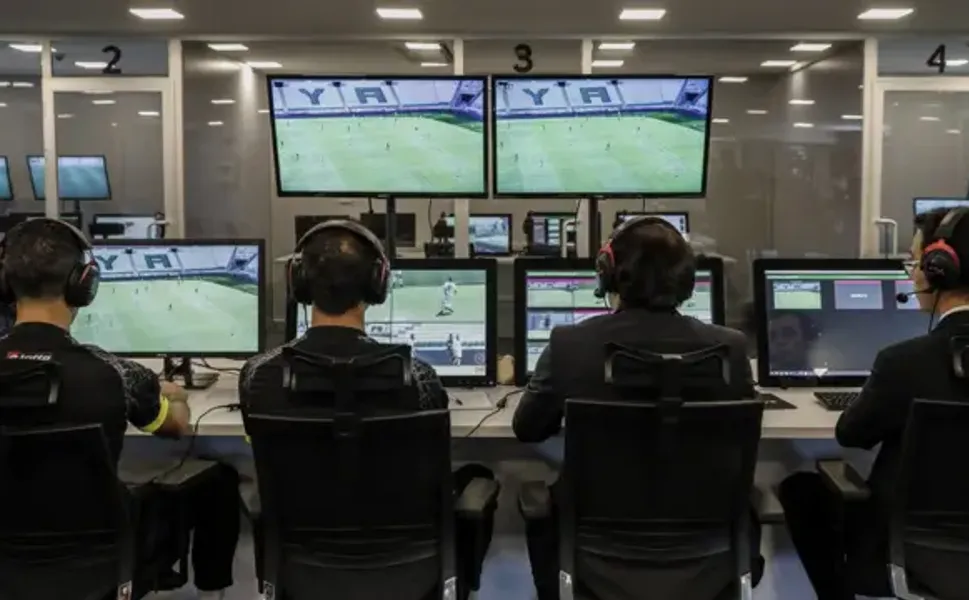 Trabzonspor-Fenerbahçe maçının VAR hakemi belli oldu