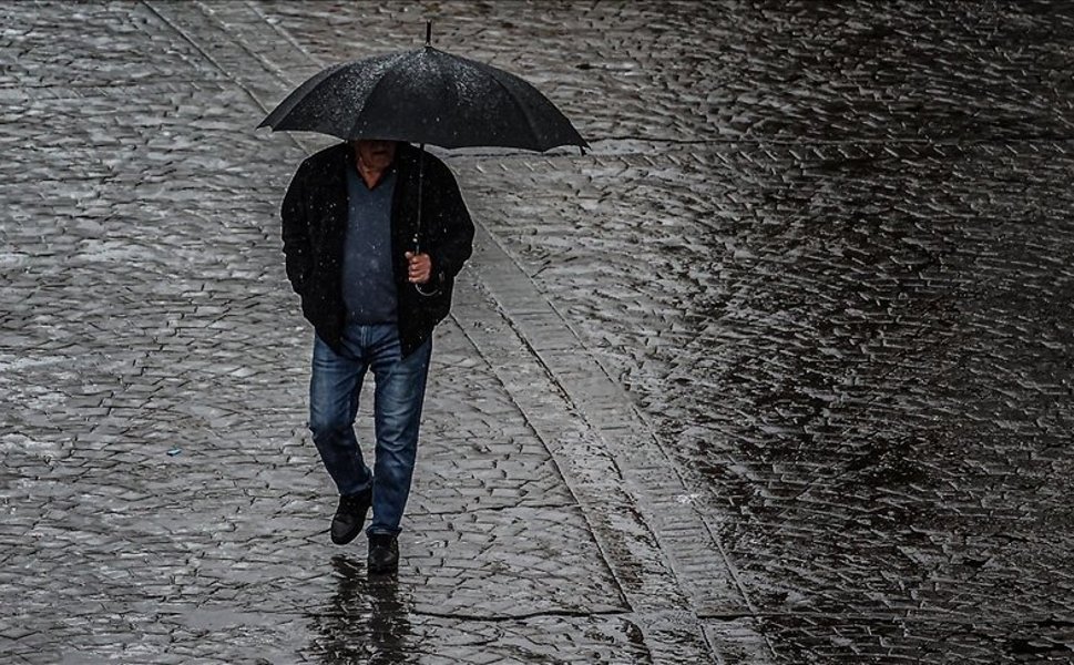 AKOM uyardı: İstanbul'a kuvvetli yağış geliyor!