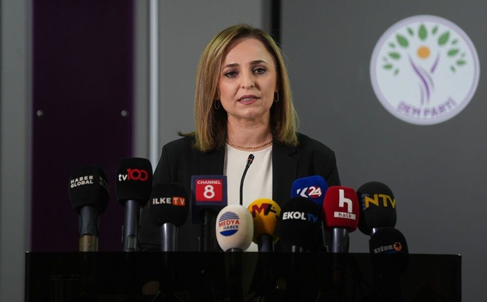 DEM Parti'den Özgür Özel'in 'ara seçim' çağrısına yanıt