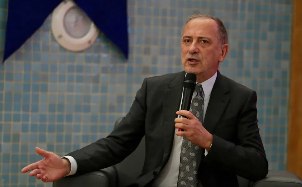 Fatih Altaylı beyin ameliyatı oldu: Eşinden ilk açıklama