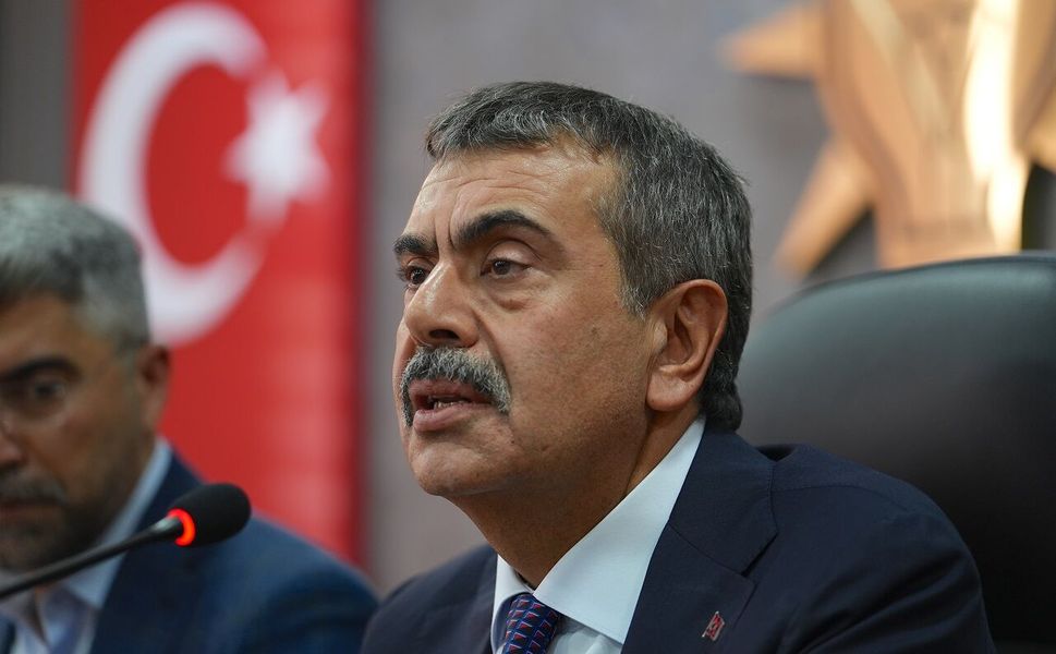 Yusuf Tekin'den öğretmenlerin kıyafet düzenlemesine ilişkin açıklama!