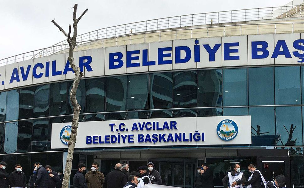 Avcılar Belediyesi'ne 'ihaleye fesat karıştırma' operasyonu: 13 gözaltı
