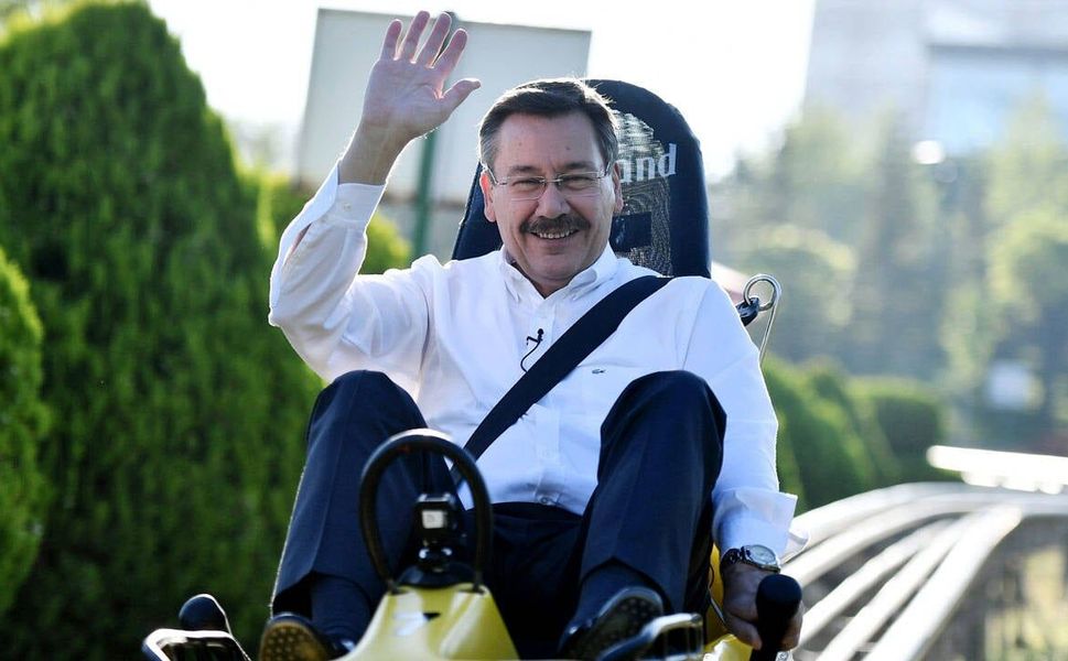 Yeni Parti, Melih Gökçek'in bağışını iade etti