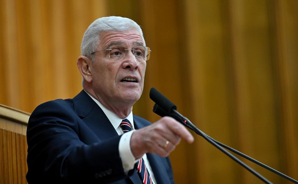 Müsavat Dervişoğlu’ndan komisyonda kabul edilen ‘süreç’ raporuna ilk yorum