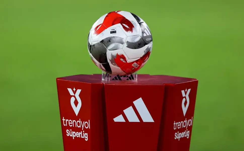 Süper Lig'de 2026-27 sezonunun fikstürü belli oldu: İşte ilk derbi tarihi!