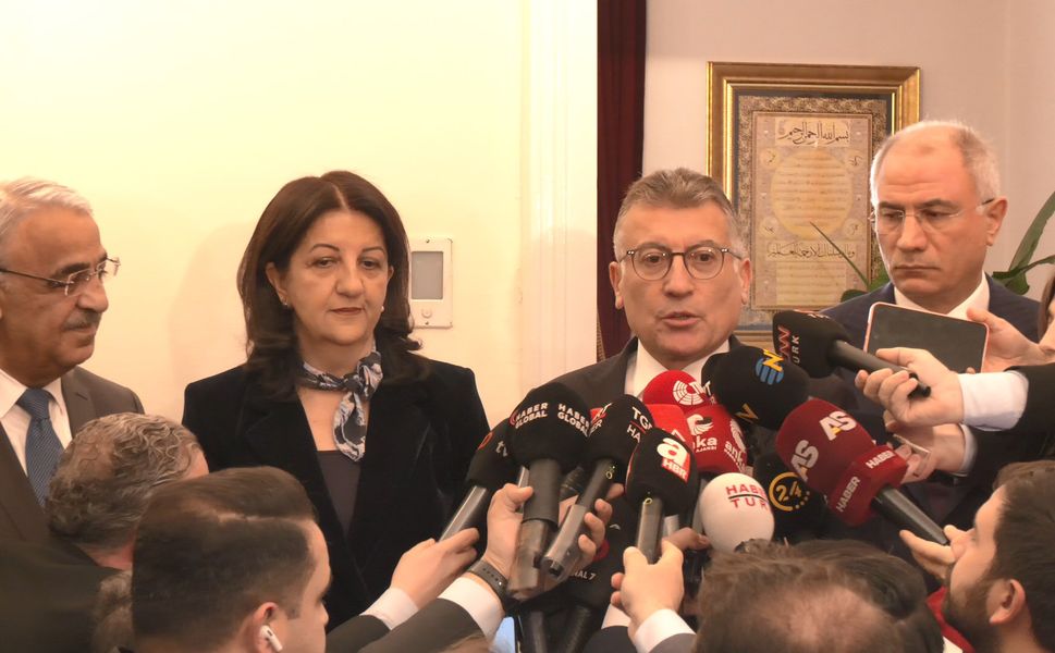 İmralı Heyeti'nden AK Parti'ye ziyaret: 'Barış, hukuksuz olmaz'