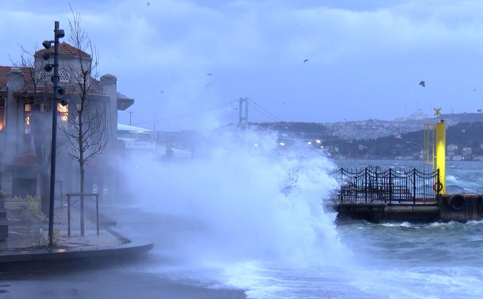 İstanbul Valiliği'nden sel ve su baskını uyarısı